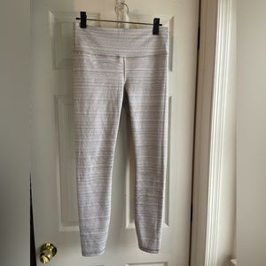 Athleta high rise Jacquard Chaturanga Tight. Like new! Women’s MT